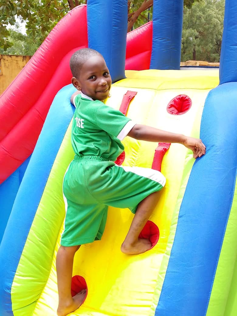 Zenith pupil in activity
